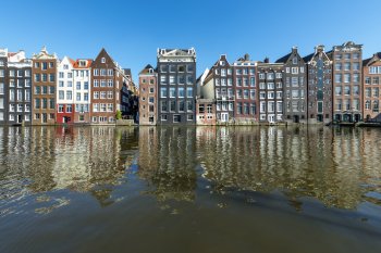 Häuserreihe am Kanal in Amsterdam