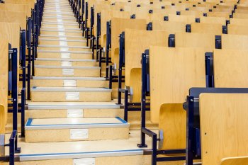 Uni, FH oder Hotelfachschule Leerer Hörsaal